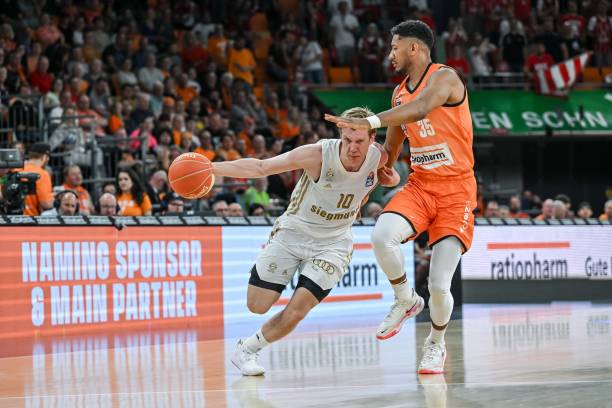 中场失控 中场失控